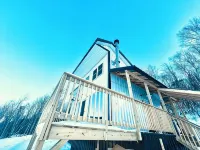 Peaceful Eagle Eye Cabin ON THE TRAIL in Fort Kent overlooking the St John River