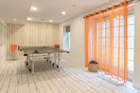 Perfect Family Vacation Home! Heated Salt Water Pool - Car Ferry Tix Available - Pools
