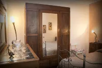 Paolina house, typical Tuscan structure with pool, surrounded by nature - Country Houses