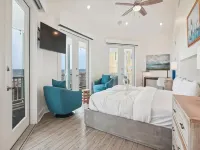 Beachfront House - Peaceful Beach - Dog Friendly! - Elevator and Hot Tub! - 자쿠지