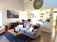Great Mid-to-Downtown Location only 30 minuets to Glacier National Park!