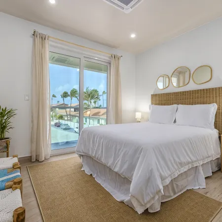 High-End Villa ~ Walk to Beach ~  Private Pool ~ Ocean View
