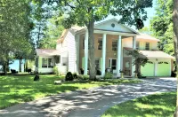 Sunsets,140' on Torch Lk,Lg Dock,Hot Tub,Tennis/Pickle Crt,Kayaks,Play/swing set - 4 stjerner