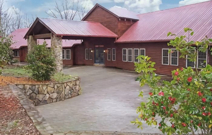 Luxury Estate for Wedding, Retreat, Family Reunion & Corporate Event, Sleeps 30