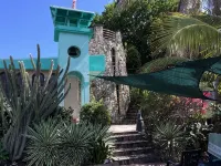2 bedroom apartment in mountain top villa with pool.. - Wifi