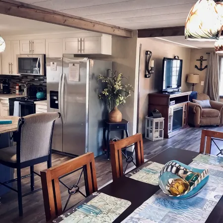 Remodeled Vacation Rental in Long Beach  min to town/ walking distance to beach