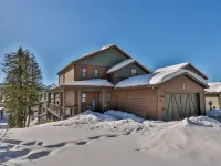 Elevated Mountain Retreat—Room to Gather, Minutes from Trails & Summer Concerts フレイザーのホテル