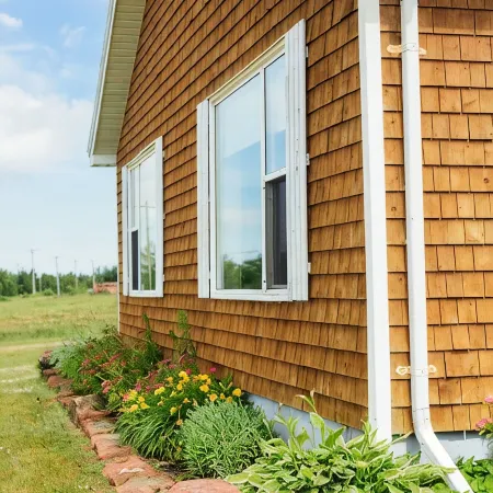 Unit 1 - Bay view duplex cottage near coffee shops, restaurants and beach