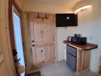 SANDPIPER  STUDIO, BEACH WALK INNRENT ALONE ORADD AS ACCESS TO THE BEACH SUITE