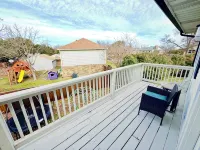 Loft w/ Big Pool, Huge Backyard, Fire Pit, PingPong, Pool Table,
