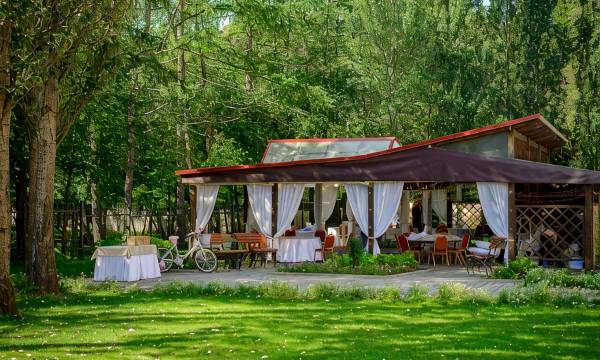 Oktyabrskaya Hotel