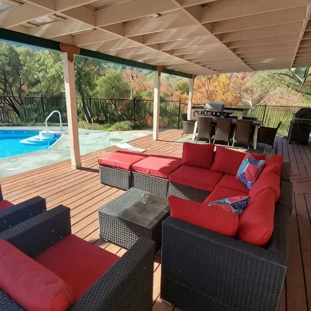 Private house close to Sequoia National Park with pool and private river access