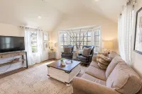 Luxurious Bungalow - Downtown Rapid City - 4 ดาว