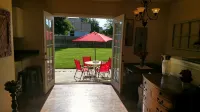 Great home, close to town, quiet be I neboorhood - balcony