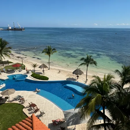 Affordable Luxury-Newly Renovated Beachfront Condo-Vacation Paradise