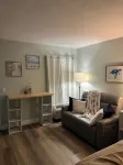 Cozy condotel with King Bed, WiFi, great pool, fitness room and much more! - 무료 와이파이