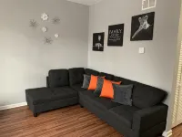 Comfy 4 bedroom Apartment in the center of CHICAGO! 15 mins from Downtown!