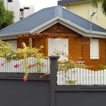 DISCOVER MY CHARMING BUNGALOW WITH POOL