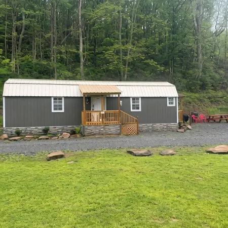 1 BR/1BR Lofted Cabin West Virginia Hatfield McCoy ATV Trails