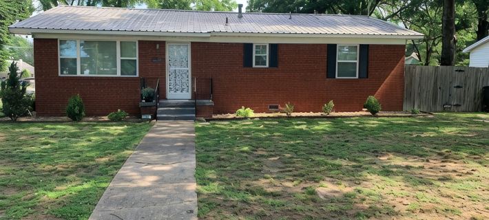 Bison Hall 1, no cleaning fee, 1 block from Harding Hotels in Searcy