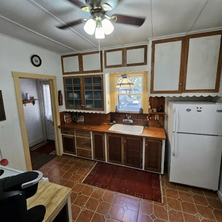 Sunday Haus- 2 blocks from Main Street! Sleeps 4