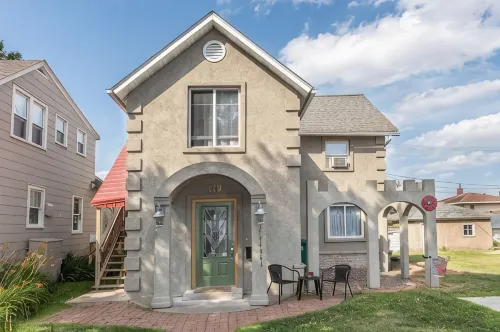 Charming Oasis in the Heart of Historic Downtown