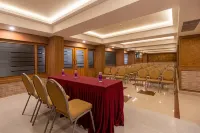 Zip by Spree Hotels Mangala Towers Thrissur - parking