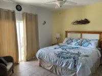 Sunsets In Paradise, third floor condo with breathtaking sunsets and ocean views