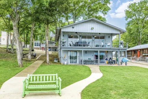 Lakefront w/ Dock, 300mb Wifi, Theater, Arcade -  Habitaciones en casas particulares