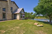 Peaceful Texas Ranch Retreat on the Lake - 4-Star