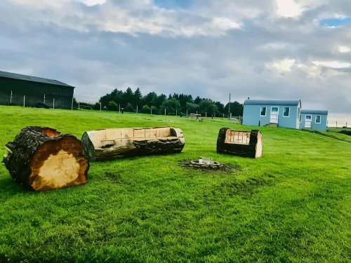 The Lazy Llama Shepherd Hut & Sauna Farm Stay - 2-Star