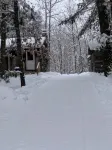 Comfortable Cabin in the Woods. Perfect for Fishing, Hunting or Skiing! - シャレー