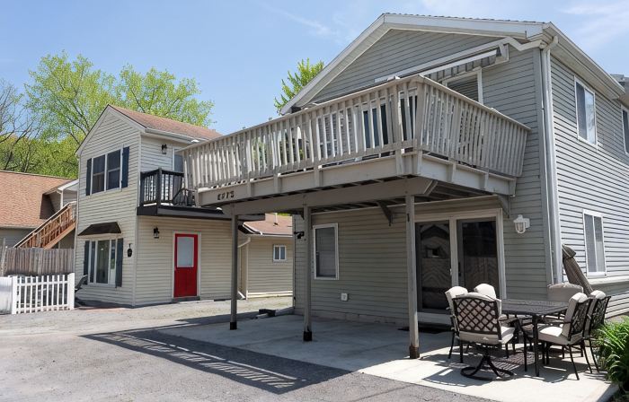 Charming 3-bedroom house in Conesus with lake access and dock for boat