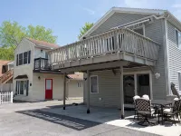 Charming 3-bedroom house in Conesus with lake access and dock for boat Hotels in Conesus