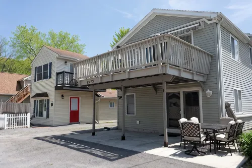 Charming 3-bedroom house in Conesus with lake access and dock for boat - 4-Star