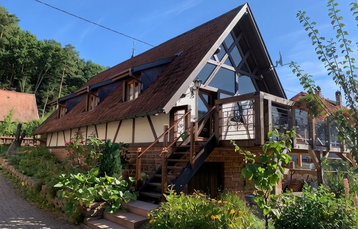 Gîte des Châteaux-forts, roof-only house with loft character