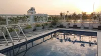 Hotel Naren Villa - Rooftop Pools