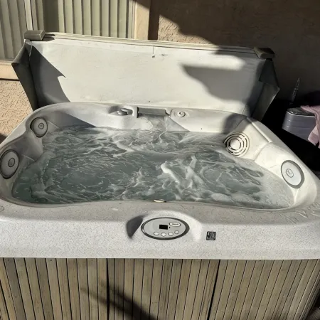 Goodyear, AZ full home with heated pool and spa and desert oasis back yard!!