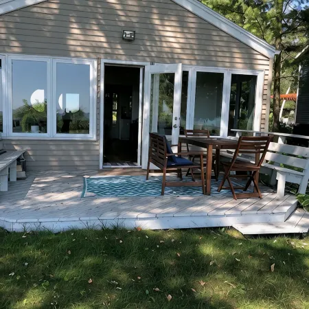 Bright and Cheerful Lake Front Beach Cottage