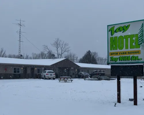 Tay Motel Hotels in Severn