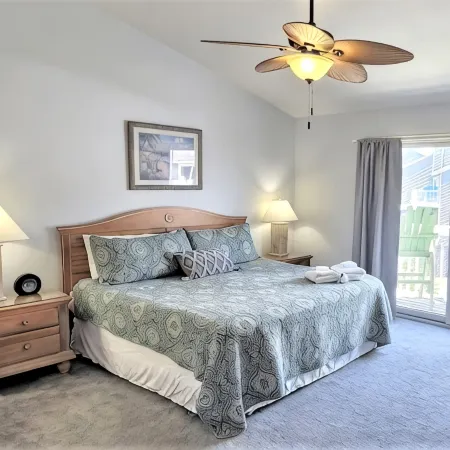 Turtle Crawl — Dog-Friendly · Gulf Beach Townhome · Sleeps 8