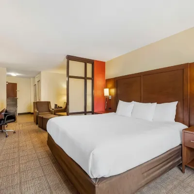 Comfort Suites East Lincoln - Mall Area Hotels near Gateway Mall