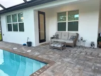 NEW Coastal Paradise GEM!! Spacious 4BR, 3 Full Baths w/Pool!! PET FRIENDLY!!! - piscina