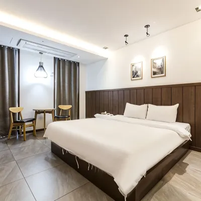 R Lee Suite Ganseok Hoteles cerca de Grandes almacenes Allive