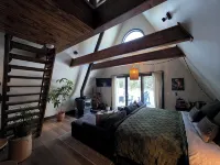 The Acorn of Little Sand BaySecluded, Wooded, and Dog Friendly! - Alppimaja