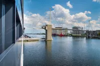 Sunborn London Yacht Hotel - Romantic