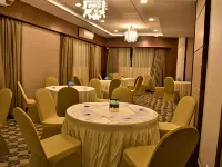 Hotel Crimson Lotus โรงแรมใกล้สวนสาธารณะเจพี