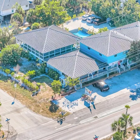 Seahorse Suites #2. Fun,Beach, Games, Memories!