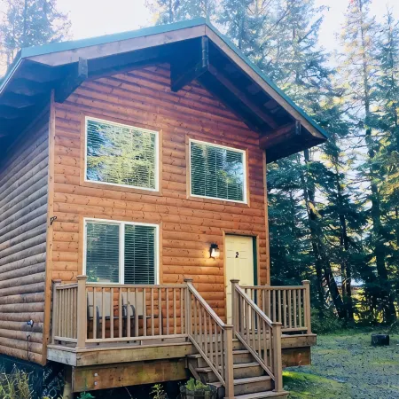 Private Cabin with Open Loft - Sleeps 3-6