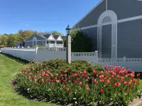 Relax and get away! Beautiful upscale condo with pool near OGT Village and Beach